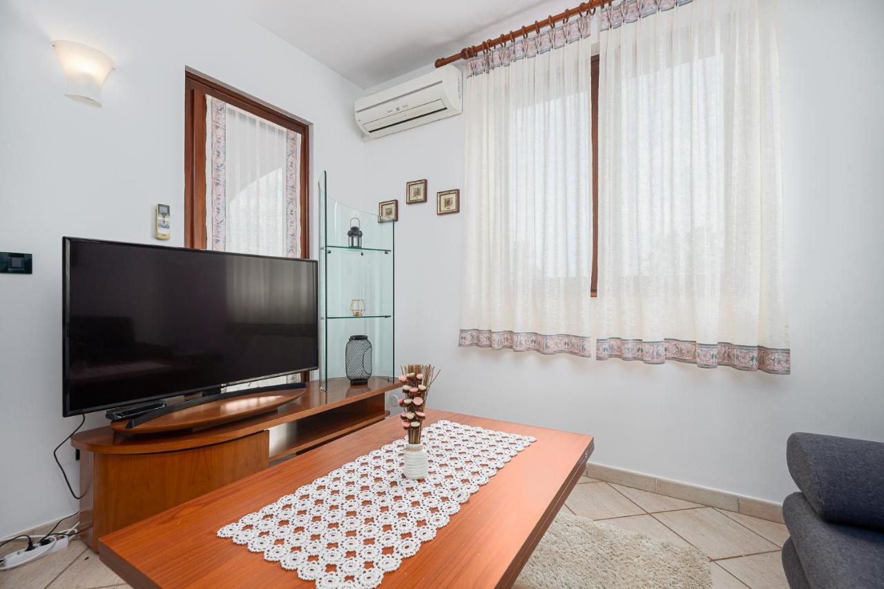 Sea View Apartment - Roberto Пореч Екстер'єр фото